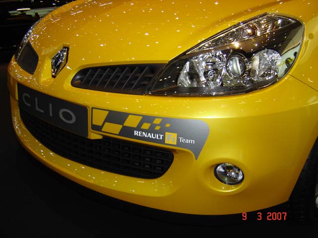 http://cecerichy.free.fr/video/Salon%20geneve/Clio%20r27%20sticker.JPG